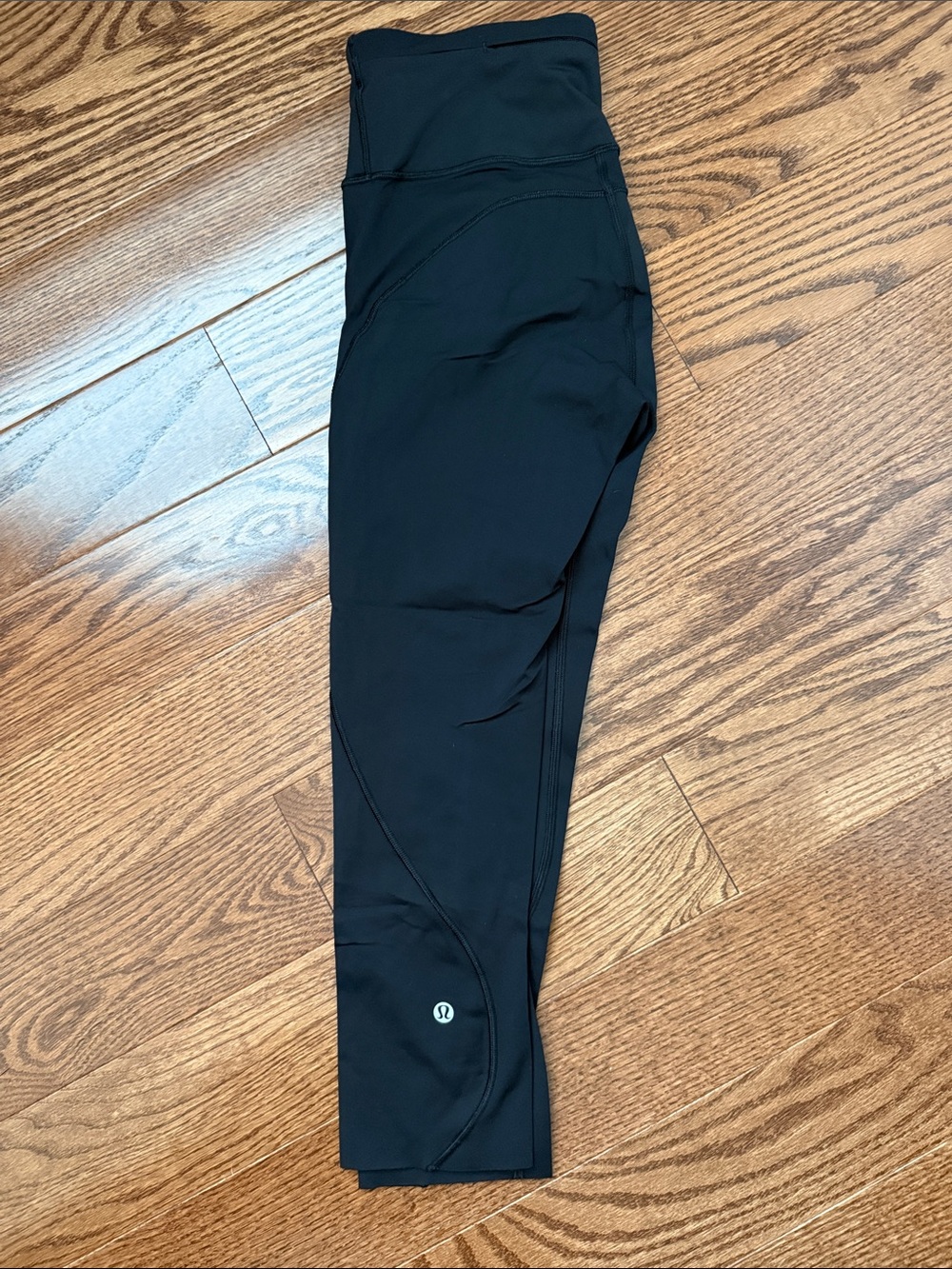 lululemon athletica women’s crop 21” Black Leggings size 4